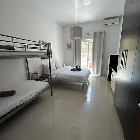 Homestay St Julians Hideaway Saint Julian's